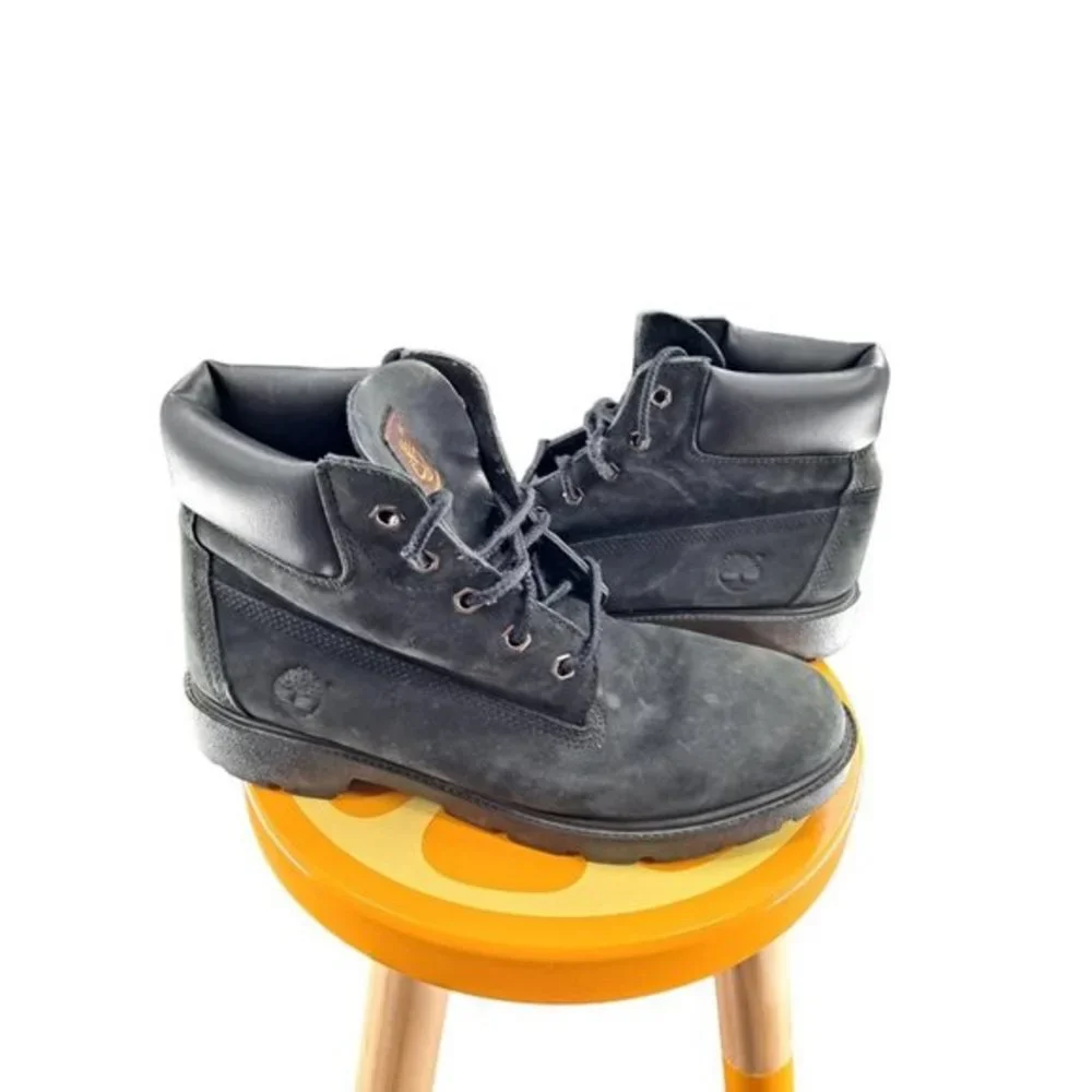 Timberland Boys Size 5.5 High Top‎